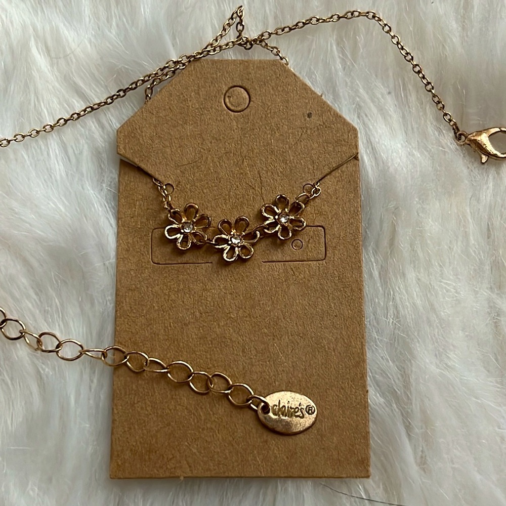 Claire’s Gold Flower Necklace